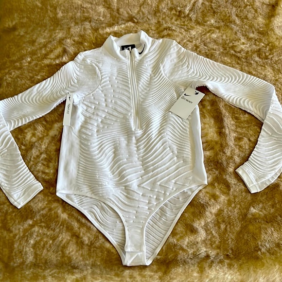 Nike Other - New Nike women long sleeve bodysuit